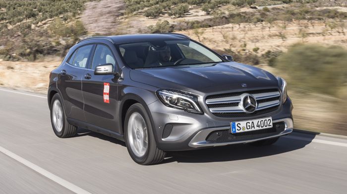 Η σχεδίαση της νέας Mercedes GLA έχει πολλά κοινά στοιχεία με αυτή της A-Class, με το υπερυψωμένο αμάξωμα και τις «off-road» πινελιές, να τονίζουν τον εκτός δρόμου χαρακτήρα της.